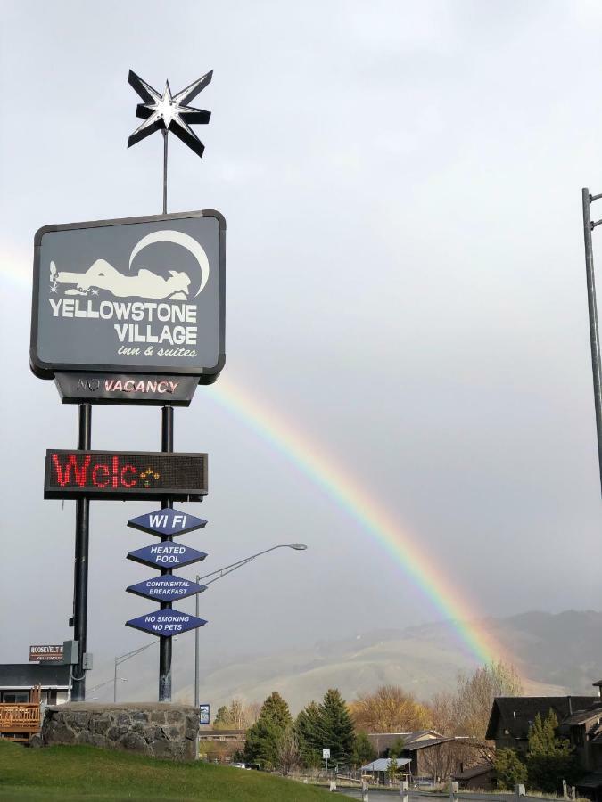 Yellowstone Village Inn And Suites Gardiner Exterior photo